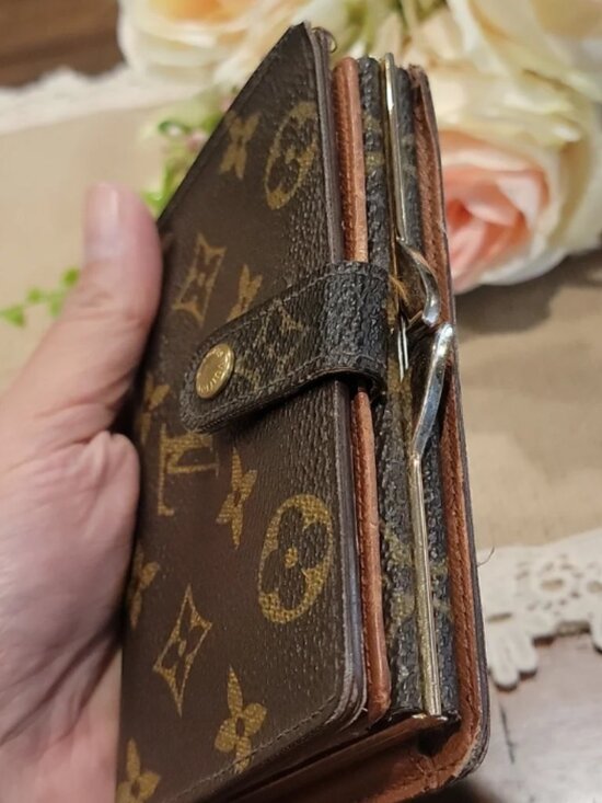 Louis Vuitton Handbags - Louis Vuitton Monogram The Kisslock bifold wallet INCLUDES CERT OF AUTHENTICITY
